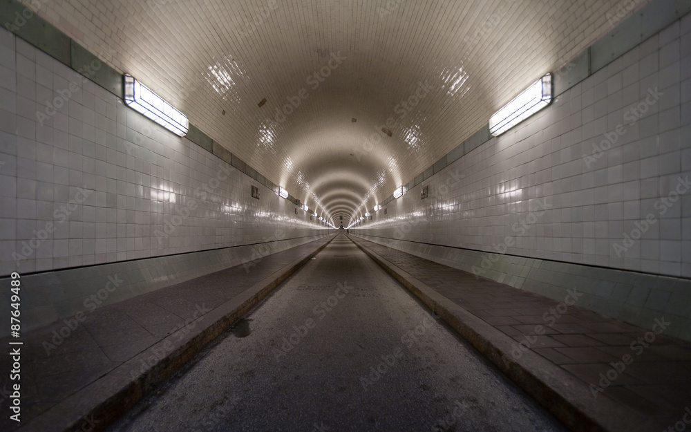 Fototapeta Tunel Łaby, Hamburg, Niemcy. Zbudowany w 1911 roku do transportu pojazdów i pieszych między centrum Hamburga a dokami po południowej stronie rzeki Łaby.
