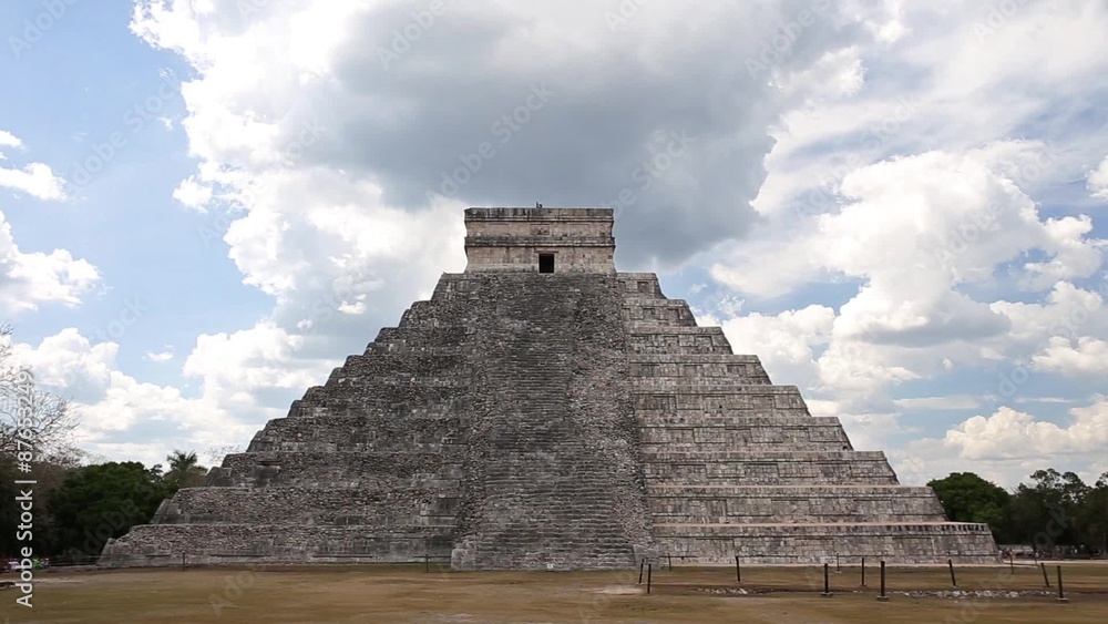 El Castillo (The Kukulkan Temple) of Chichen Itza El Castillo (The Kukulkan Temple) of Chichen Itza