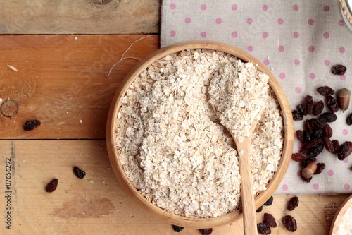 Oat flakes with currant dried fruit.