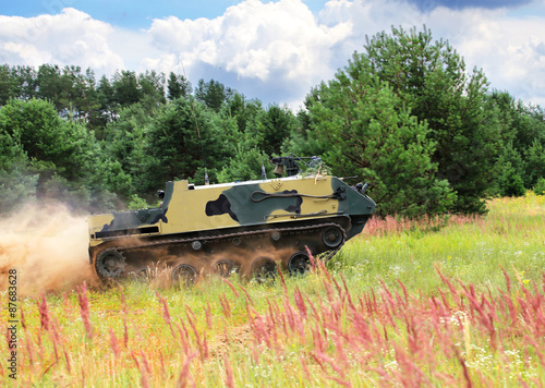Airborne armored personnel carrier