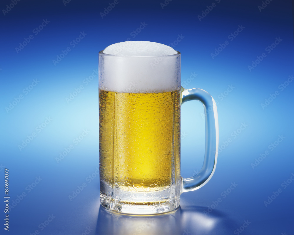 ビールジョッキに入った生ビール