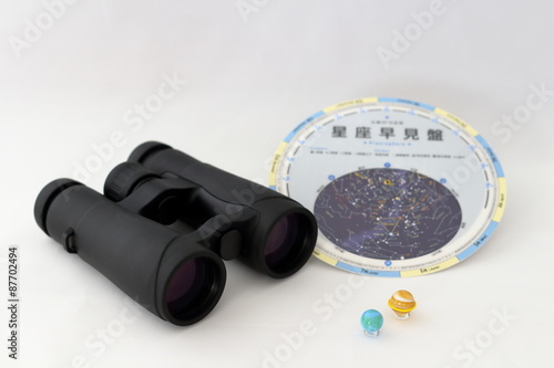 双眼鏡と星座早見盤