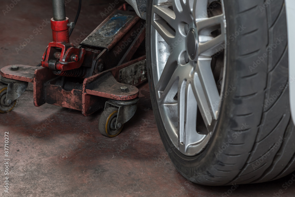 Fototapeta premium tire repairer