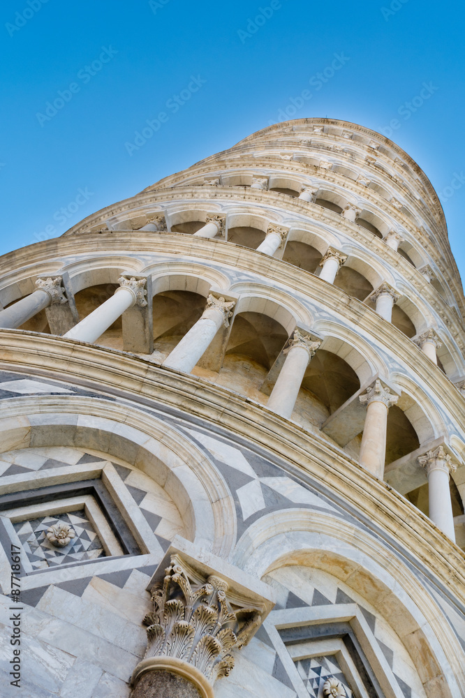  Famous Pisa tower diagonal composition