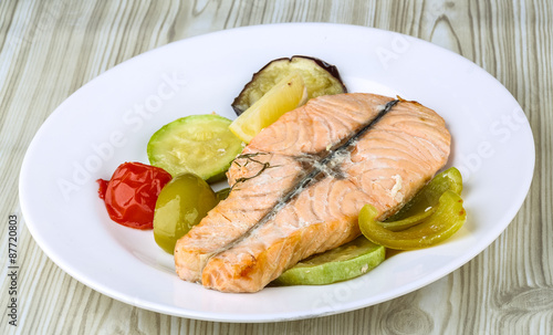 Salmon with grilled vegetables