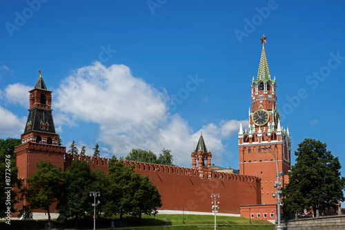 Fototapeta Naklejka Na Ścianę i Meble -  Spasskaya Tower with clock in Moscow Kremlin, Russia