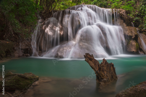 Fototapeta Naklejka Na Ścianę i Meble -  Beautiful Waterfall