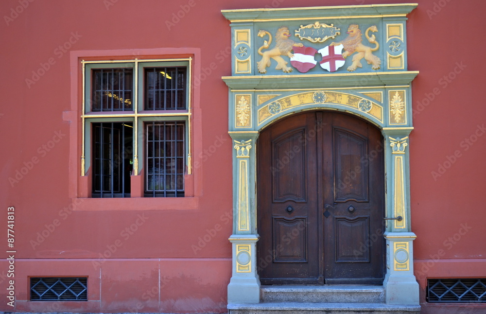 Fototapeta premium Tür am Rathaus in Freiburg
