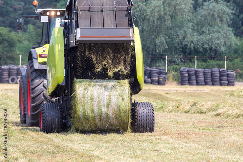 Round baler photo