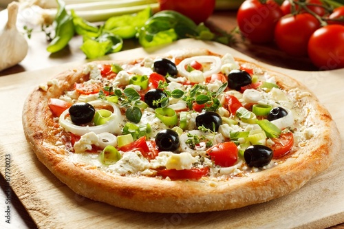 Greek Style Pizza / Fresh Homemade Vegetarian Pizza