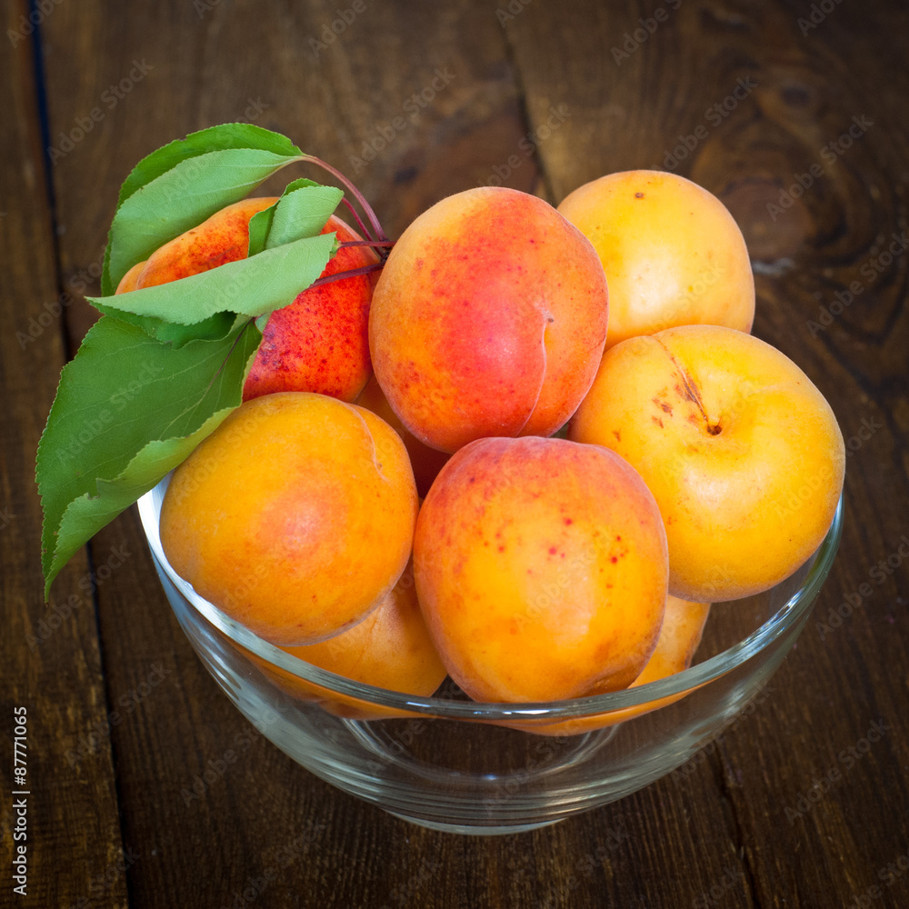 Some apricots in a bawl Some apricots in a bawl
