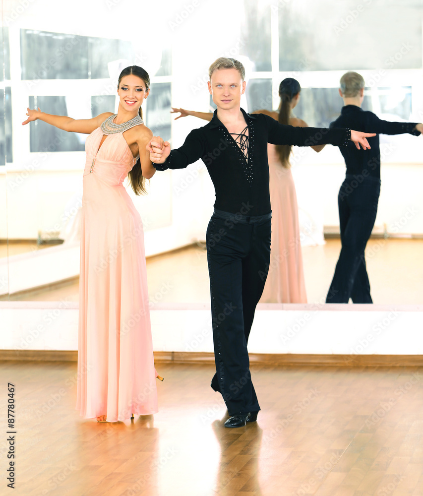 Naklejka premium Ballroom dance in motion