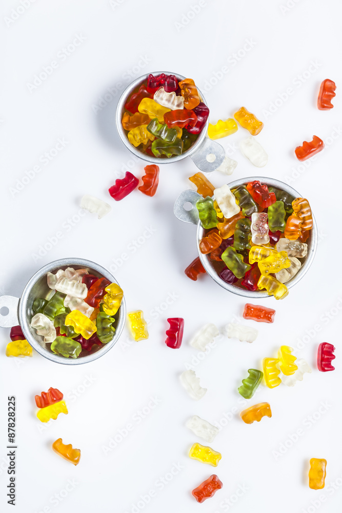 Gummibärchen in Schälchen Gummibärchen in Schälchen