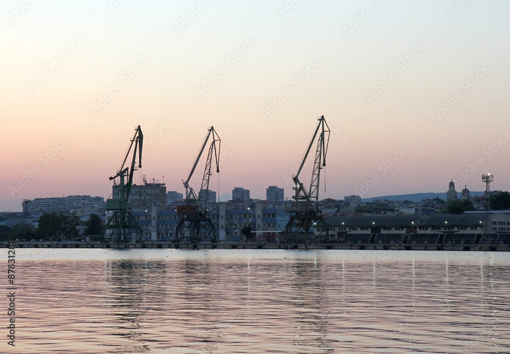 Fototapeta premium Вечер. Порт г Варна (Болгария)