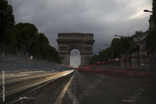 Arch of Triumph in Paris, France © Emmoth