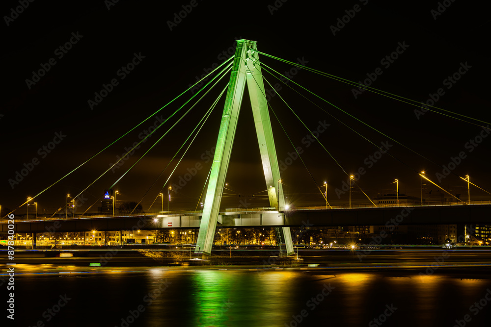 Severinsbrücke bei Nacht