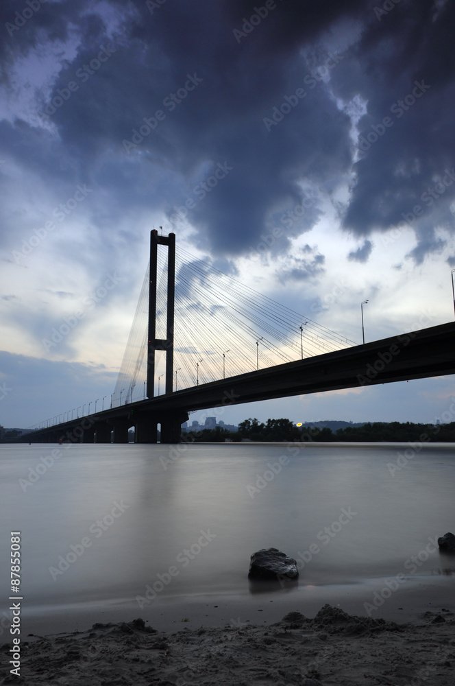 Fototapeta premium Ukraine. Kyiv. Pivdenny Mist (Southern Bridge)