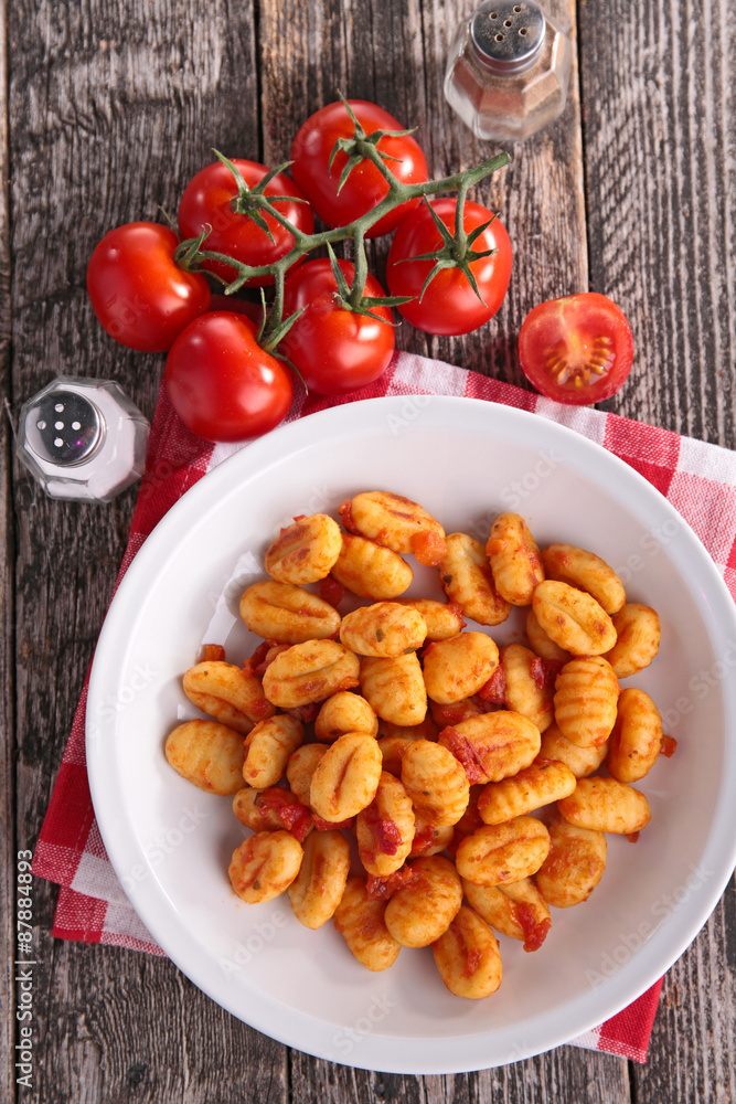 gnocchi with tomato sauce
