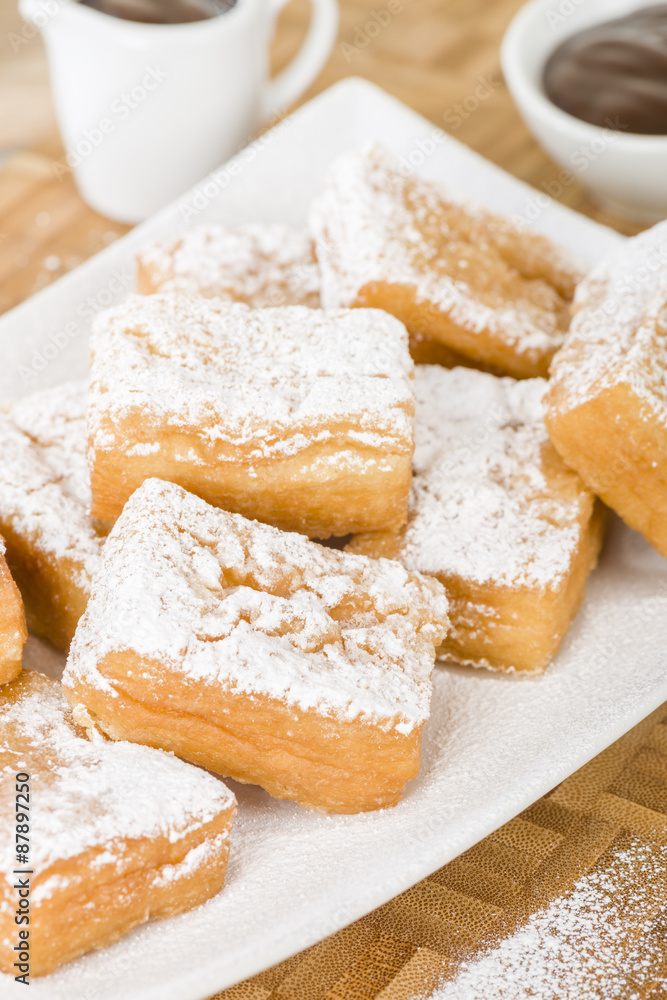 Yum Yum - Sweet toffee flavoured fried pastry dusted with icing sugar.
