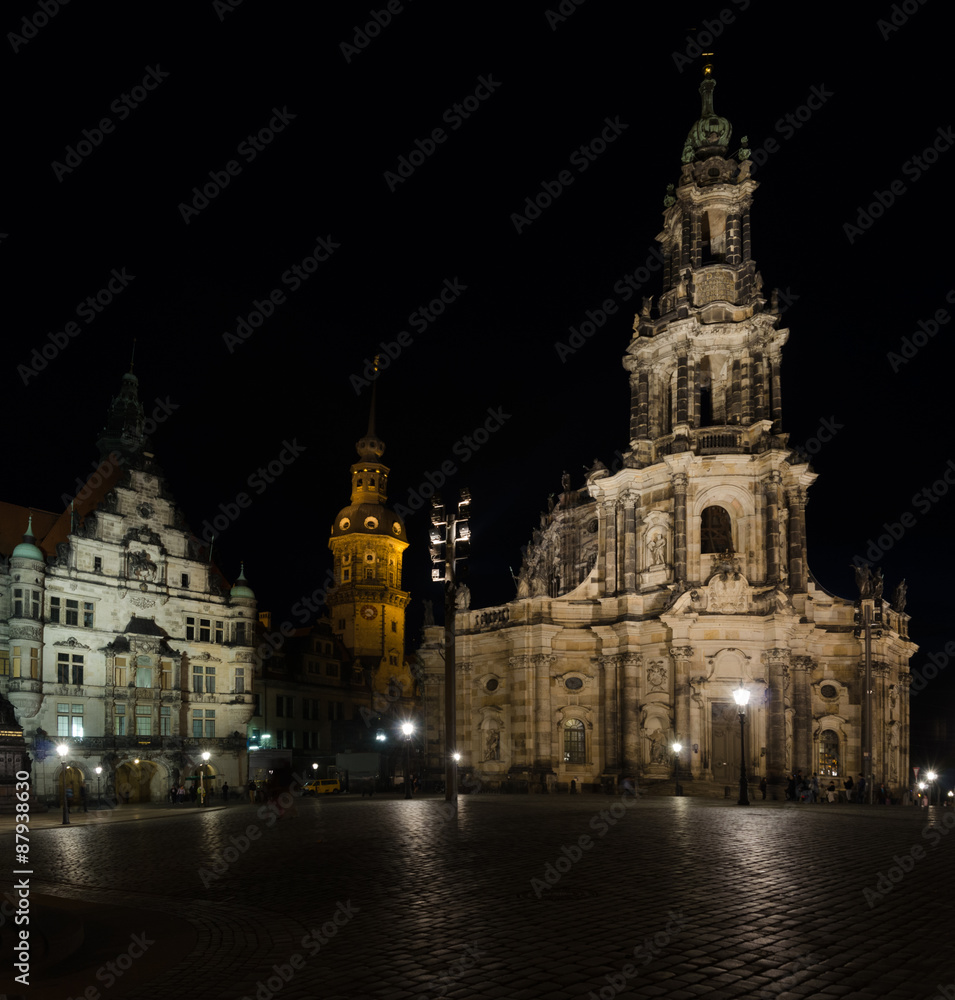 Dresden bei nacht schloßplatz hofkirche