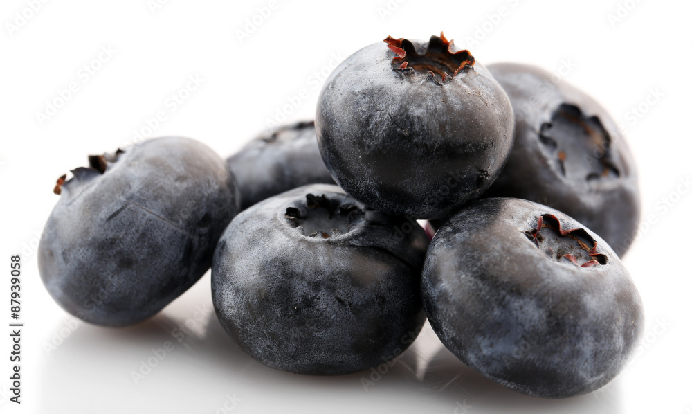 Obraz premium Blueberries isolated on white