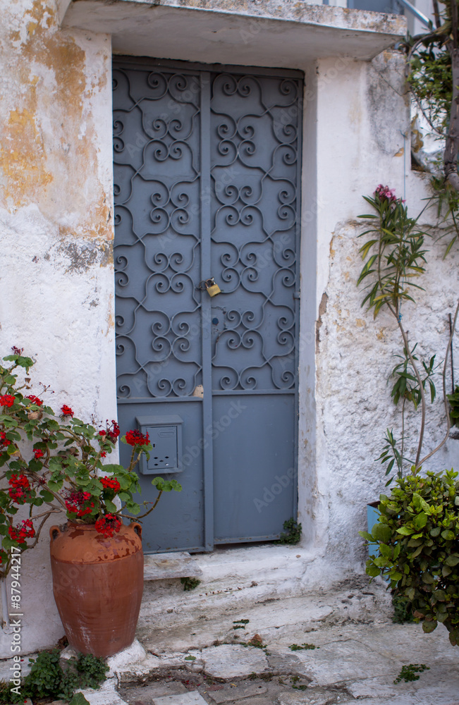 Naklejka premium Typical greek house in Athens, Greece