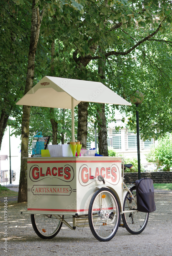 vélo triporteur - marchand de glaces Photos | Adobe Stock