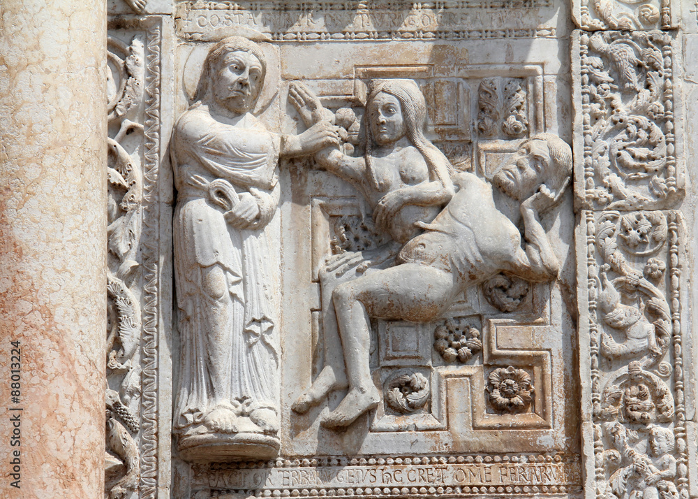 la creazione di Eva; altorilievo; Basilica di S. Zeno, Verona