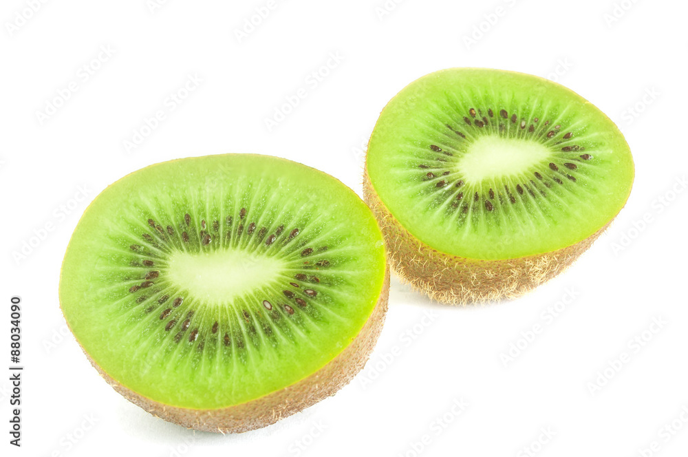 Fototapeta premium Green kiwi fruit isolated on white background 
