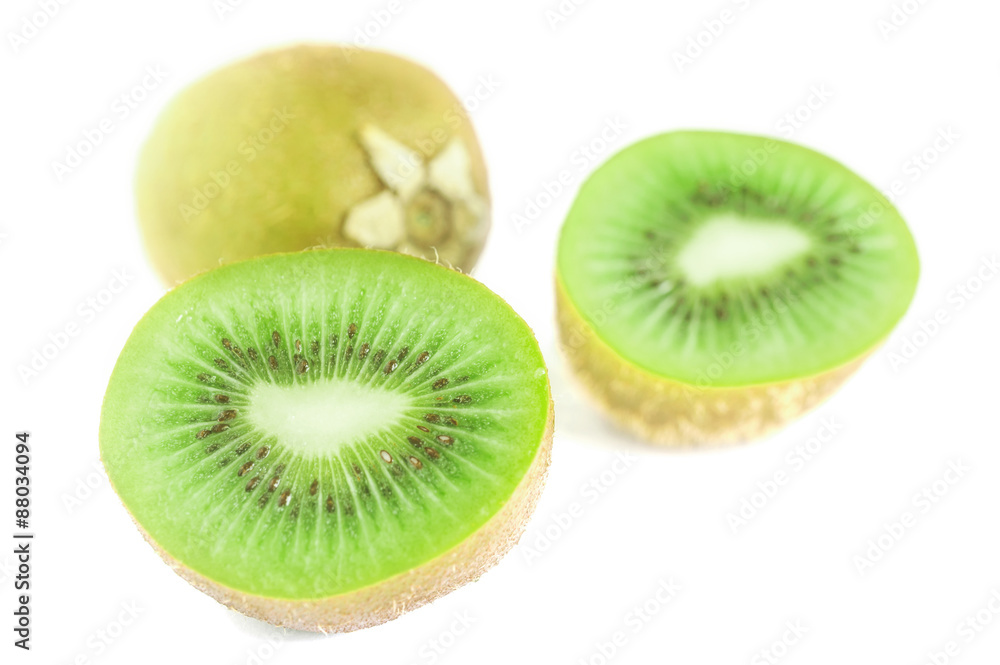 Fototapeta premium Green kiwi fruit isolated on white background 