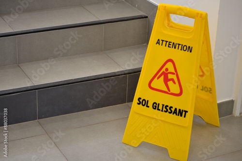 Photos Attention sol glissant