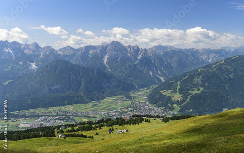 Lienz Osttirol - Blick vom Zettersfeld   ber Lienz und den Dolomiten