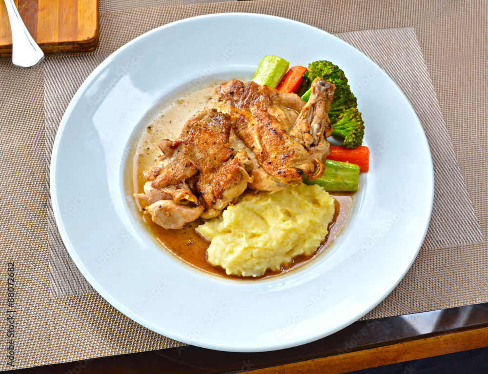 American chicken served with onion sauce American chicken served with onion sauce