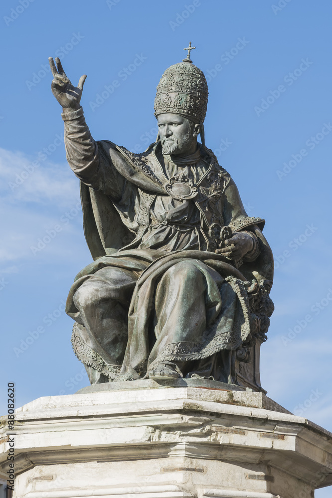 Statua di Papa Paolo V, Rimini