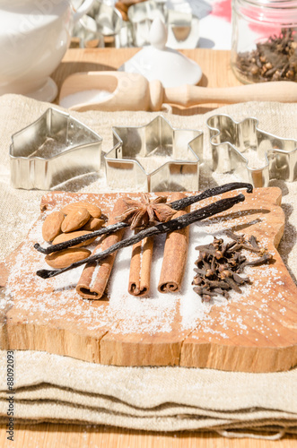 aromatic vanilla and cinnamon bark