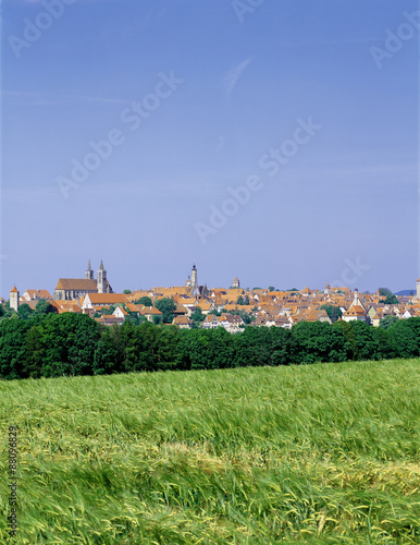 Wallpaper Mural 麦畑とローテンブルクの町並み Torontodigital.ca