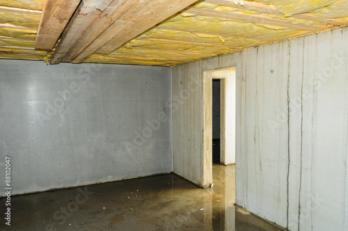 Feuchter fehlerhafter Kellerbau