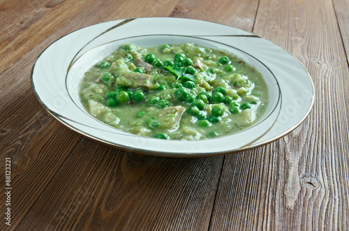 Italian pea soup
