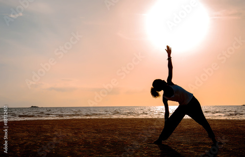 Obraz na płótnie yoga girl in practice w salonie