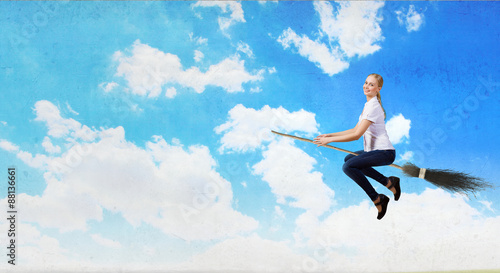 Wallpaper Mural Young and careless Torontodigital.ca