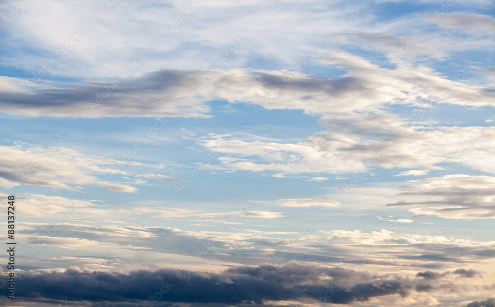 Obraz premium colorful dramatic sky with cloud at sunset