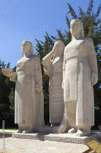 Монумент женщинам Турции у мавзолея Ататюрка. Анкара. Турция.