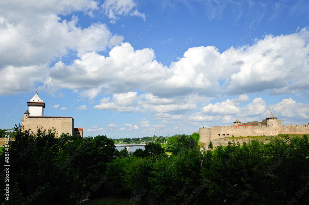 Festung Hermannsfeste Narva / Estland und Festung Ivangorod / Russland
