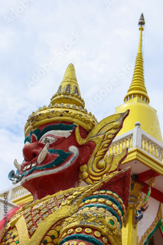 perspective of Giant and gold Pagoda © fearl