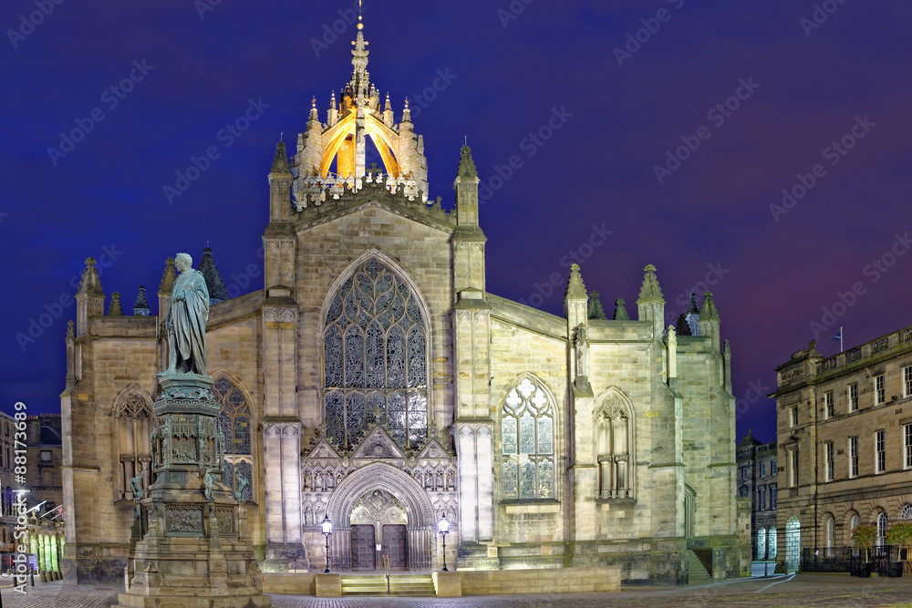 St Giles Cathedral bei Nacht