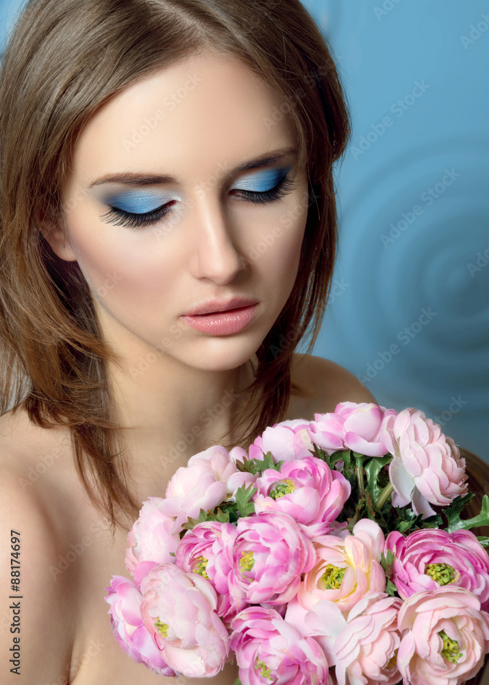 Bridal professional trendy makeup. Portrait of beautiful woman with wedding flowers. Bridal professional trendy makeup. Portrait of beautiful woman with wedding flowers.