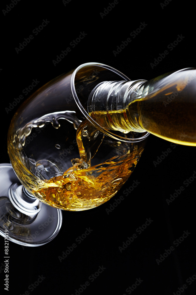 Whisky pouring