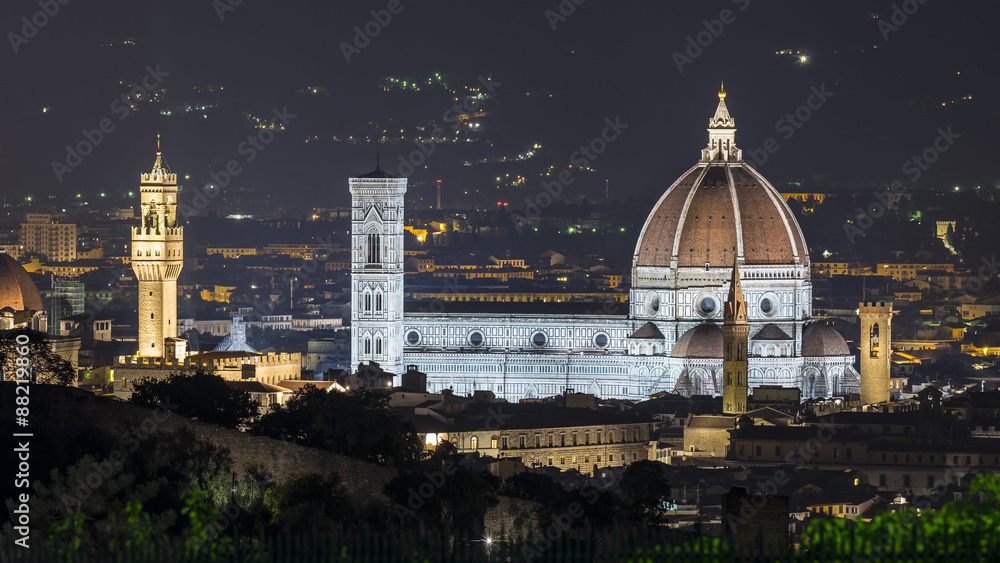 Obraz premium Night view of Santa Maria Del Fiore in Florence