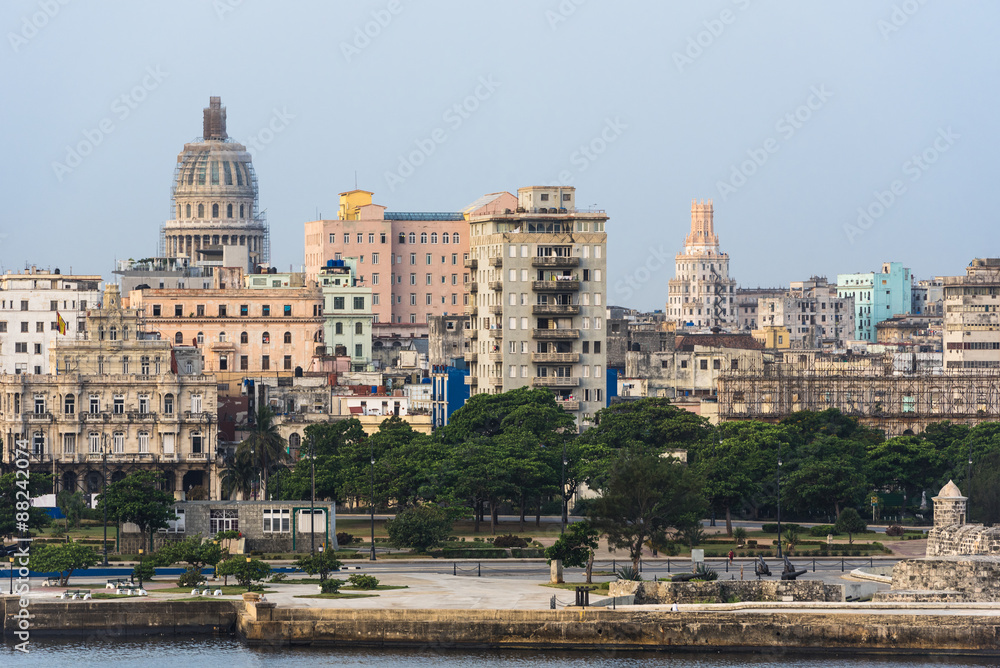 Kuba Havanna die Skyline beim Sonnenaufgang