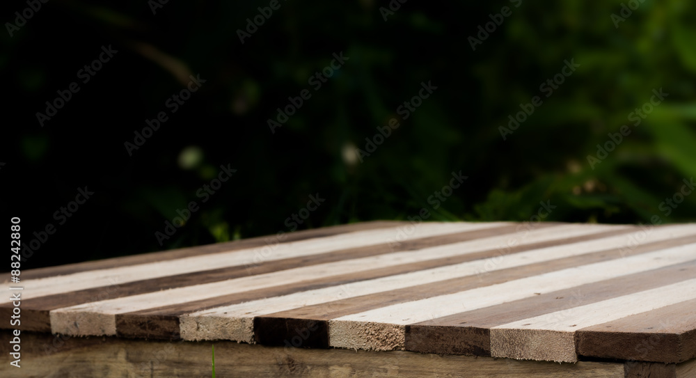Wood-paneled space for placing objects and background blur. Wood-paneled space for placing objects and background blur.